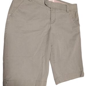 American Eagle Outfitters Women's Light Gray Shorts With Pink Inside Lining​